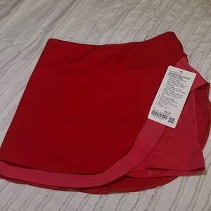 Brand new lululemon skirt!!
